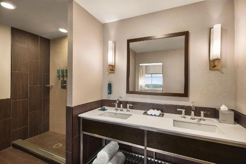 Hilton Philadelphia City Avenue - image 35