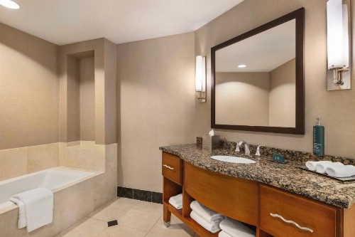 Hilton Philadelphia City Avenue - image 37