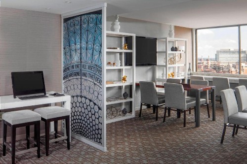 Sheraton Philadelphia University City Hotel - image 10