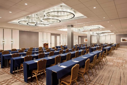 Sheraton Philadelphia University City Hotel - image 11