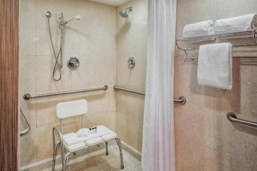 Sheraton Philadelphia University City Hotel - image 25