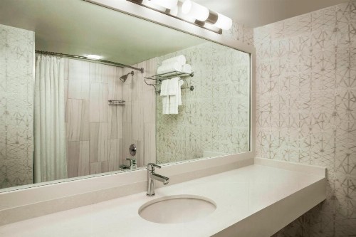 Sheraton Suites Philadelphia Airport - image 17