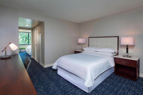 Sheraton Suites Philadelphia Airport - image 6