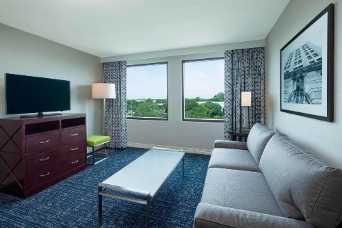 Sheraton Suites Philadelphia Airport - image 9