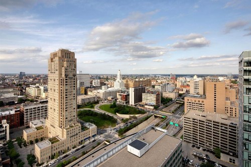 Sheraton Philadelphia Downtown - image 10