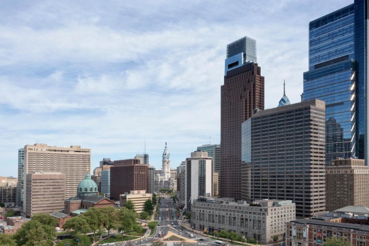 Sheraton Philadelphia Downtown - image 4