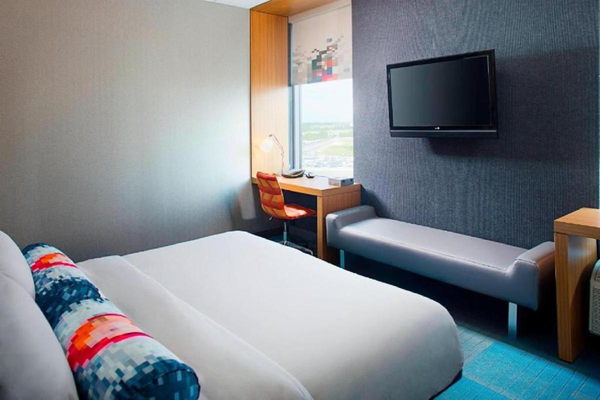 Aloft Philadelphia Airport - image 3