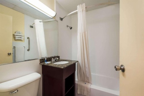 Days Inn by Wyndham Philadelphia - Roosevelt Boulevard - image 20