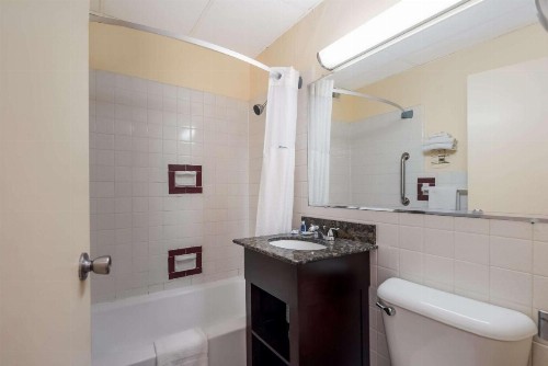 Days Inn by Wyndham Philadelphia - Roosevelt Boulevard - image 24