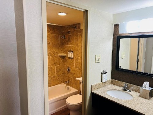 Holiday Inn Express Philadelphia-Midtown an IHG Hotel - image 50