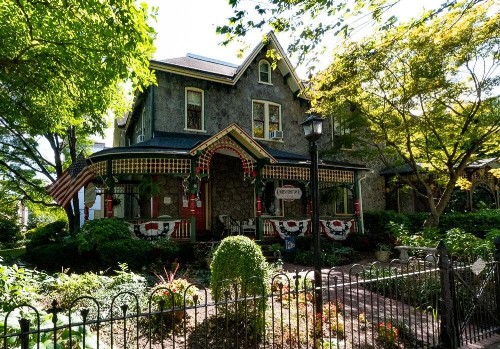 Cornerstone Bed & Breakfast - image 11