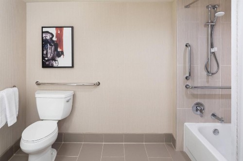 Delta Hotels by Marriott Philadelphia Airport - image 38