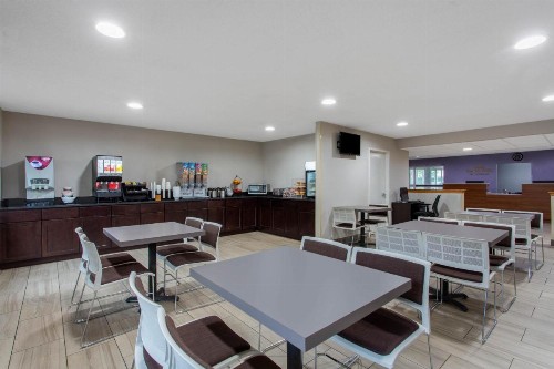 Microtel Inn & Suites by Wyndham Philadelphia Airport - image 15