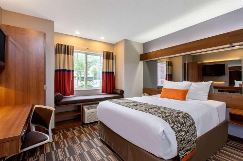 Microtel Inn & Suites by Wyndham Philadelphia Airport - image 16