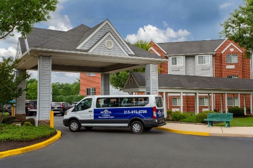 Microtel Inn & Suites by Wyndham Philadelphia Airport - image 2