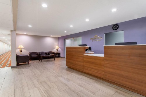 Microtel Inn & Suites by Wyndham Philadelphia Airport - image 4