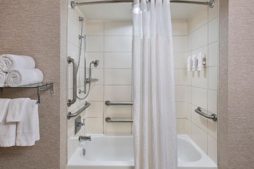 Philadelphia Airport Marriott - image 18