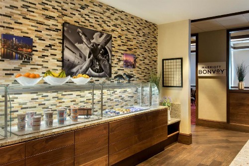 Philadelphia Airport Marriott - image 23