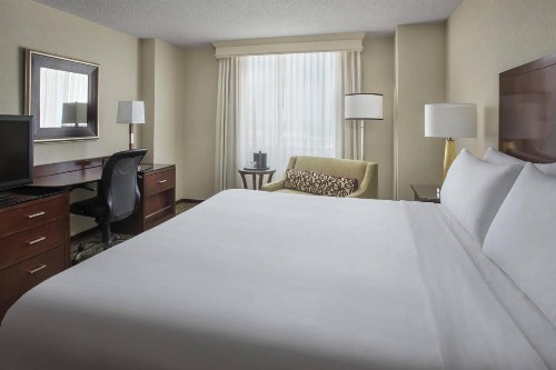 Philadelphia Airport Marriott - image 6