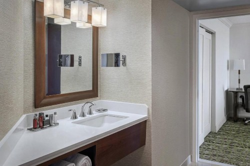 Philadelphia Airport Marriott - image 7
