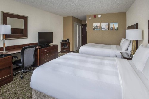 Philadelphia Airport Marriott - image 9