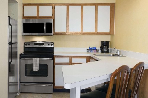 Hawthorn Suites By Wyndham Philadelphia Airport - image 10