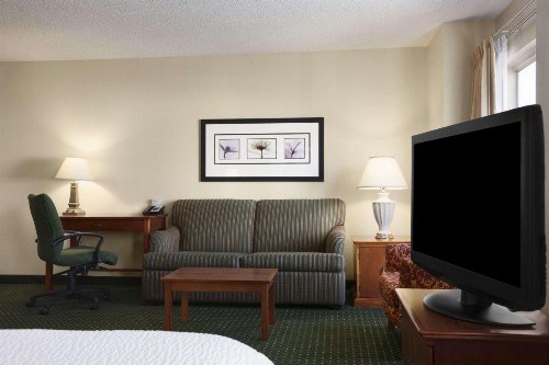 Hawthorn Suites By Wyndham Philadelphia Airport - image 11