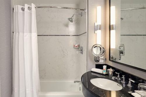 Loews Philadelphia Hotel - image 48