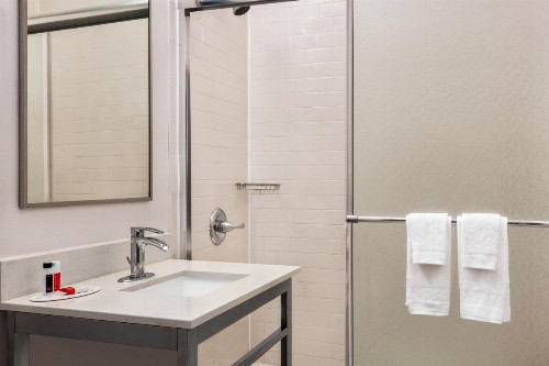 Days Inn by Wyndham Philadelphia Convention Center - image 10