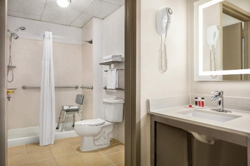 Days Inn by Wyndham Philadelphia Convention Center - image 16