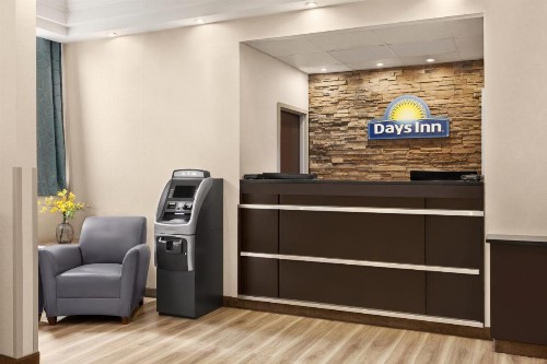Days Inn by Wyndham Philadelphia Convention Center - image 17