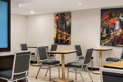 Days Inn by Wyndham Philadelphia Convention Center - image 20
