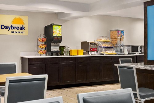 Days Inn by Wyndham Philadelphia Convention Center - image 30