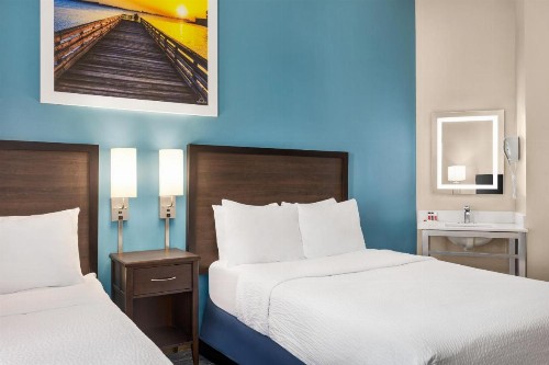 Days Inn by Wyndham Philadelphia Convention Center - image 6
