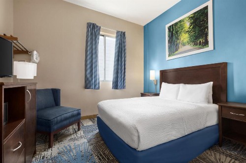 Days Inn by Wyndham Philadelphia Convention Center - image 9
