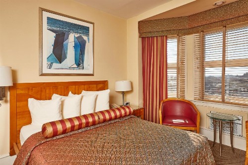 Alexander Inn - image 18