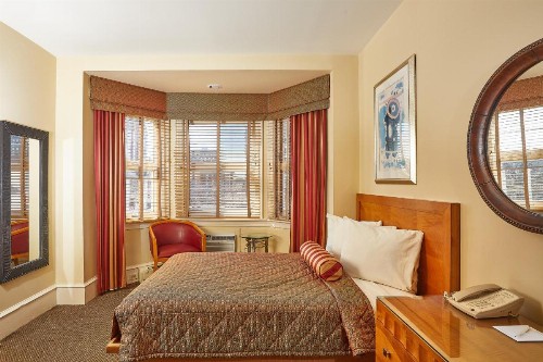 Alexander Inn - image 22