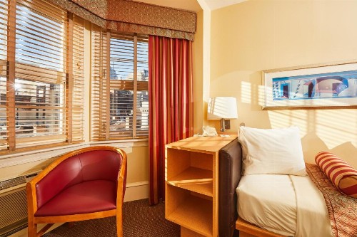Alexander Inn - image 37