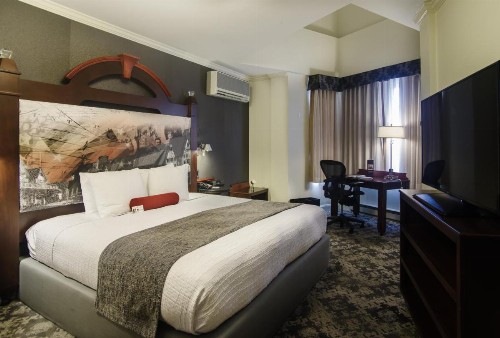 Chestnut Hill Hotel - image 13