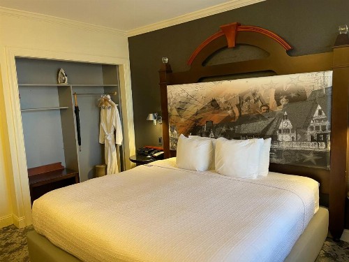 Chestnut Hill Hotel - image 3
