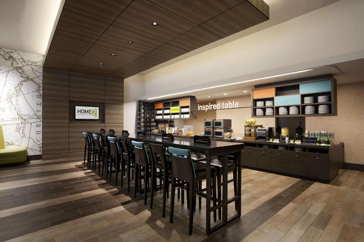 Home2 Suites by Hilton Philadelphia Convention Center - image 5