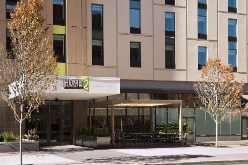 Home2 Suites by Hilton Philadelphia Convention Center - image 2