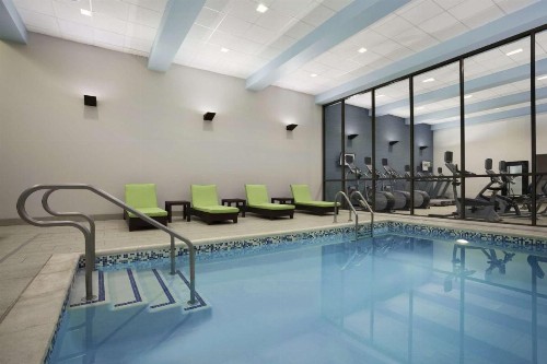 Home2 Suites by Hilton Philadelphia Convention Center - image 4