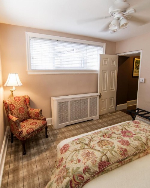 La Reserve Bed and Breakfast - image 4