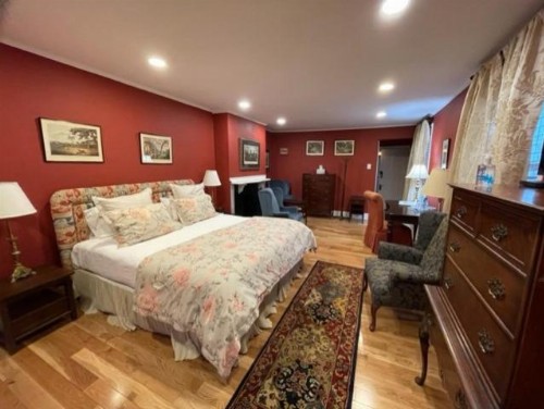 La Reserve Bed and Breakfast - image 6