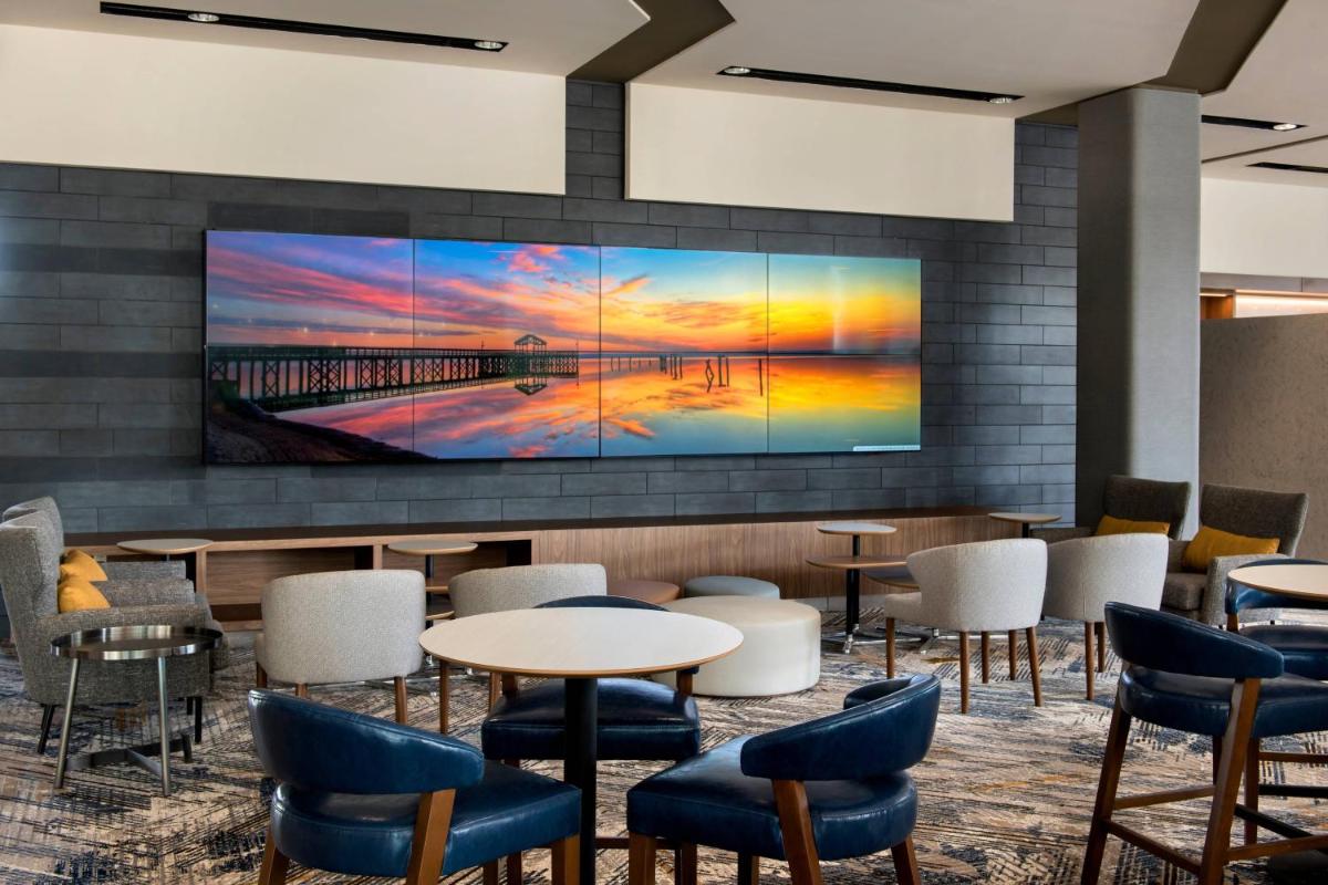 Courtyard by Marriott Philadelphia South at The Navy Yard - main image