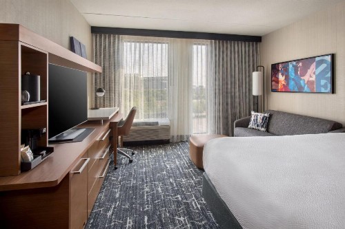 Courtyard by Marriott Philadelphia South at The Navy Yard - image 12