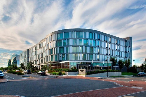 Courtyard by Marriott Philadelphia South at The Navy Yard - image 3