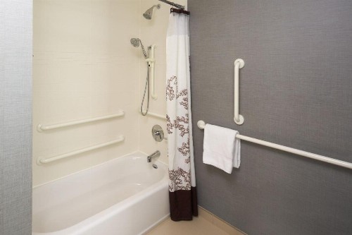 Residence Inn by Marriott Philadelphia Airport - image 10
