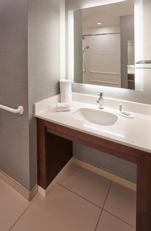Residence Inn by Marriott Philadelphia Airport - image 4